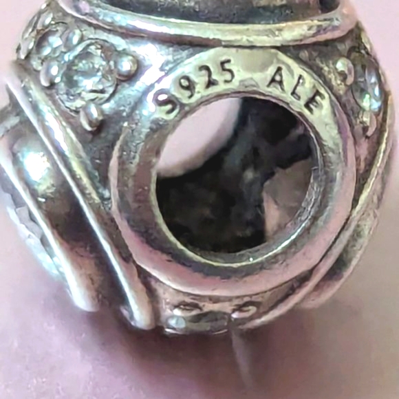 Pandora Elevated Heart Charm - Picture 10 of 11